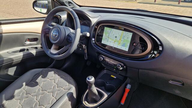 Toyota AYGO X 1.0 VVT-i MT Envy cabriodak.