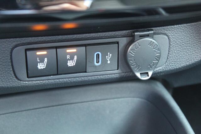 Toyota AYGO X 1.0 VVT-i MT First | Rijklaar | Clima | LED | Stoelverw. | Privacyglass | Apple/Android | Camera | Adaptive cruise