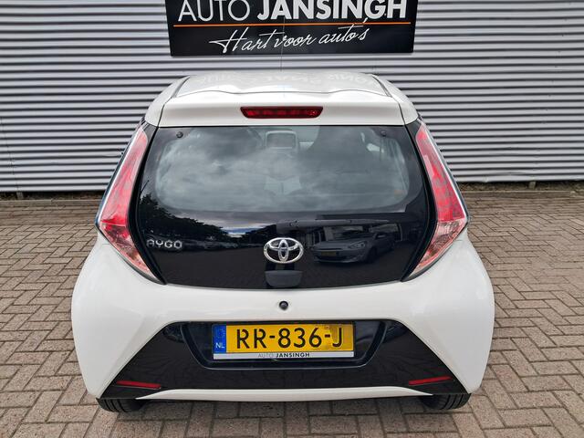 Toyota AYGO 1.0 VVT-i x-play | Airco | Camera! | 1e Eigenaar | Ndl auto | RIJKLAARPRIJS INCL 12 MAANDEN GARANTIE EN BEURT