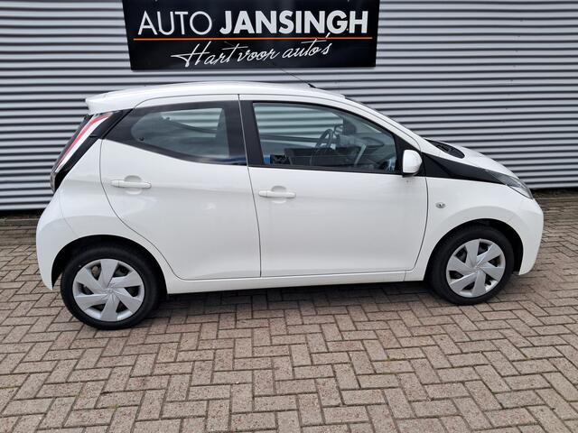 Toyota AYGO 1.0 VVT-i x-play | Airco | Camera! | 1e Eigenaar | Ndl auto | RIJKLAARPRIJS INCL 12 MAANDEN GARANTIE EN BEURT