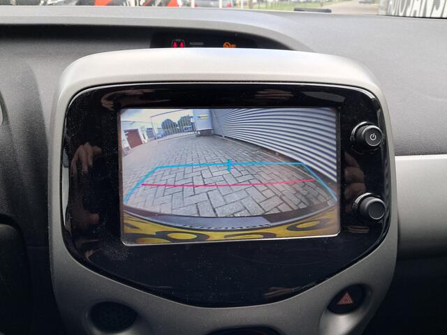 Toyota AYGO 1.0 VVT-i x-play | Airco | Camera! | 1e Eigenaar | Ndl auto | RIJKLAARPRIJS INCL 12 MAANDEN GARANTIE EN BEURT