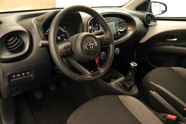 Toyota AYGO X 1.0 VVT-i MT Play - ORIGINEEL NEDERLANDSE AUTO - APPLE CARPLAY/ ANDROID AUTO - ACHTERUITRIJ CAMERA - ADAPTIVE CRUISE CONTROL - DAB+ RADIO - LANE ASSIST