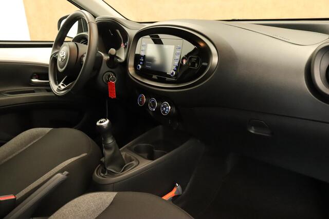 Toyota AYGO X 1.0 VVT-i MT Play - ORIGINEEL NEDERLANDSE AUTO - APPLE CARPLAY/ ANDROID AUTO - ACHTERUITRIJ CAMERA - ADAPTIVE CRUISE CONTROL - DAB+ RADIO - LANE ASSIST