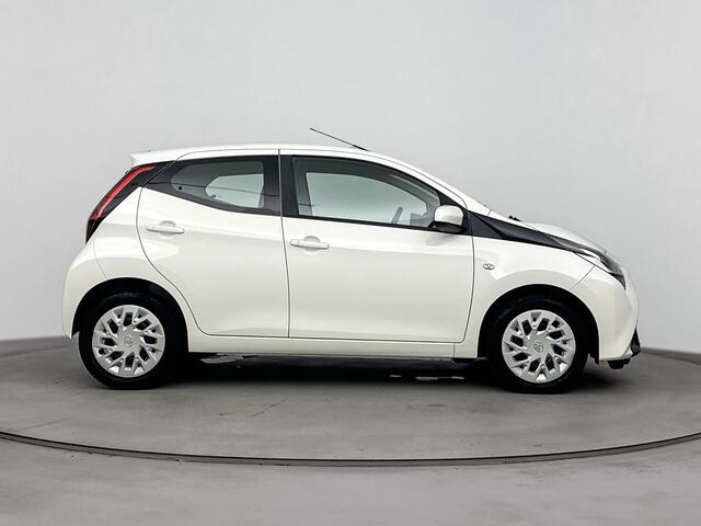 Toyota AYGO 1.0 VVT-i x-play | Apple Carplay & Android Auto | Parkeercamera |