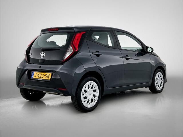 Toyota AYGO 1.0 VVT-i x-play Automaat | 1e Eigenaar | Dealer Onderhouden | Apple Carplay / Android Auto | Camera |