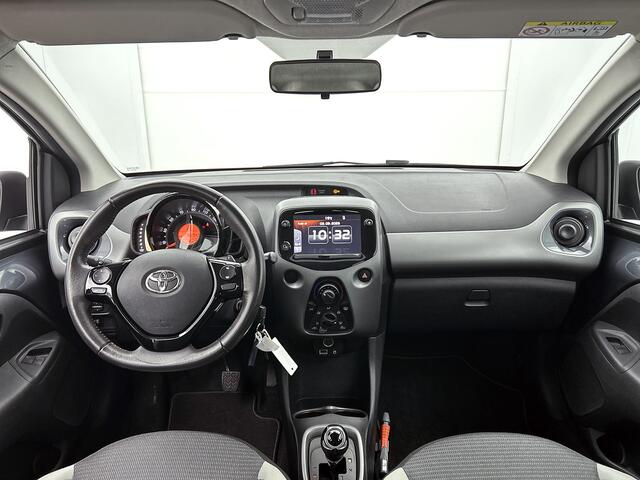 Toyota AYGO 1.0 VVT-i x-play Automaat | 1e Eigenaar | Dealer Onderhouden | Apple Carplay / Android Auto | Camera |