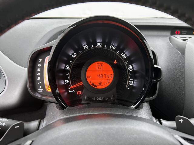 Toyota AYGO 1.0 VVT-i x-play Automaat | 1e Eigenaar | Dealer Onderhouden | Apple Carplay / Android Auto | Camera |