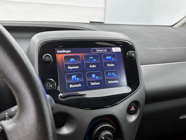 Toyota AYGO 1.0 VVT-i x-play Automaat | 1e Eigenaar | Dealer Onderhouden | Apple Carplay / Android Auto | Camera |