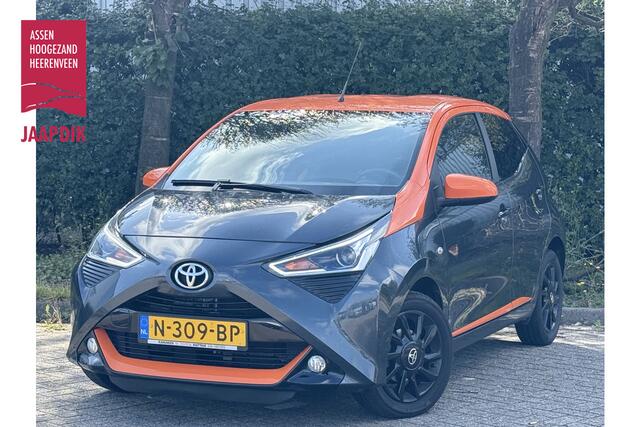 Toyota AYGO BJR 2021 1.0 VVT-i 73 PK TeamNL AIRCO / ECC / STUURBEKR. / JBL AUDIO / CENTR. VERGR. / LM VELGEN / METALLIC LAK