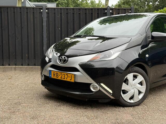 Toyota AYGO 1.0 VVT-i x-play APPLE CARPLAY