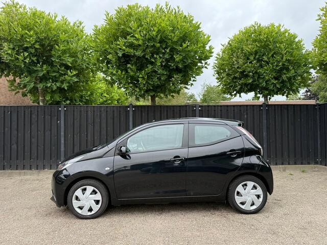 Toyota AYGO 1.0 VVT-i x-play APPLE CARPLAY