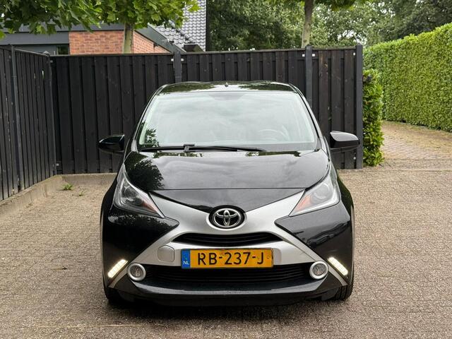 Toyota AYGO 1.0 VVT-i x-play APPLE CARPLAY