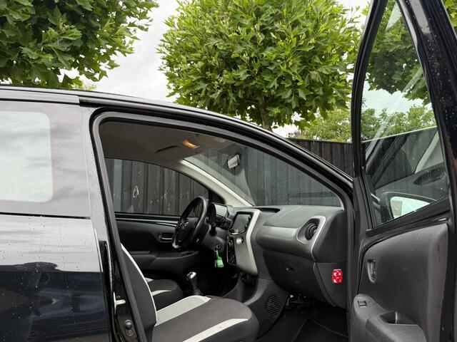 Toyota AYGO 1.0 VVT-i x-play APPLE CARPLAY