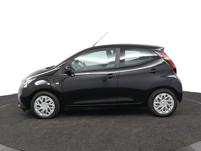 Toyota AYGO 1.0 VVT-i x-play | Airco | Achteruitrijcamera | Apple Carplay | Android Auto |
