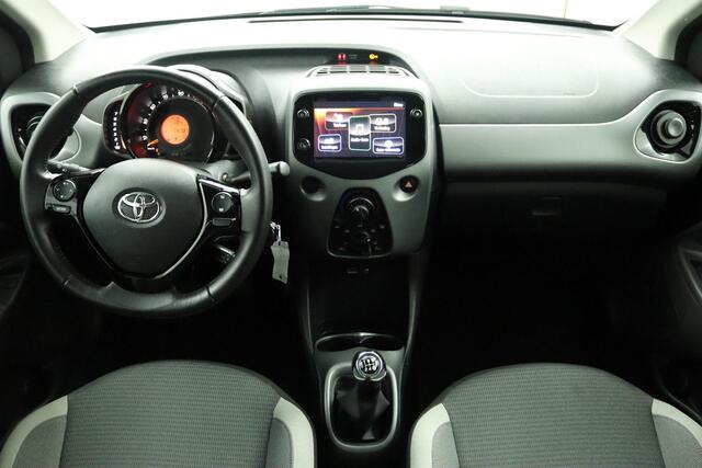Toyota AYGO 1.0 VVT-i x-play | Airco | Achteruitrijcamera | Apple Carplay | Android Auto |