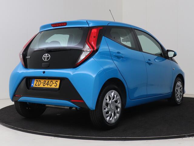 Toyota AYGO 1.0 VVT-i x-play Automaat I Airco I 5 Deurs I Zuinig I Centrale vergrendeling met afstandsbediening I Apple Carplay/Android Auto I Volledig LOUWMAN Onderhouden I