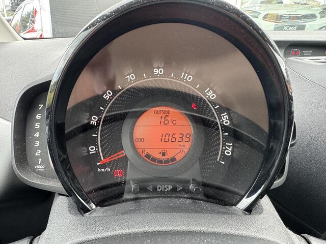 Toyota AYGO 1.0 VVT-i x-play | Eerste Eigenaar | Dealeronderhouden| Unieke Km-Stand | Achteruitrijcamera | Apple Carplay/Android Auto | Enz...
