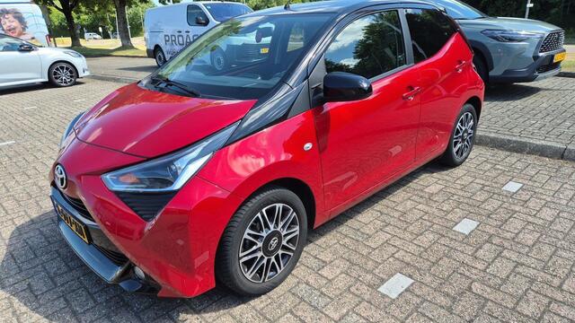 Toyota AYGO 1.0 VVT-i x-clusiv