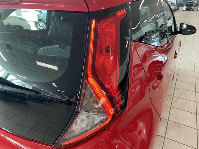 Toyota AYGO 1.0 VVT-i x-play