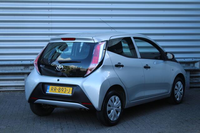 Toyota AYGO 1.0 VVT-i 70pk x-fun NL-Auto NAP 16321km Airco CPV El. Ramen LED 1e Eigenaar