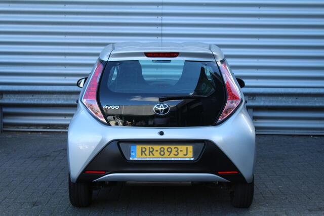 Toyota AYGO 1.0 VVT-i 70pk x-fun NL-Auto NAP 16321km Airco CPV El. Ramen LED 1e Eigenaar
