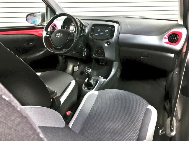 Toyota AYGO 1.0 VVT-i X-clusiv Rijklaarprijs!