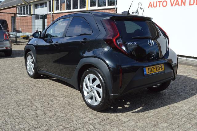 Toyota AYGO X 1.0 VVT-i MT Pulse Addapt Cruise / Lane assist / Apple,android / Lmv 17" / Led verl. /