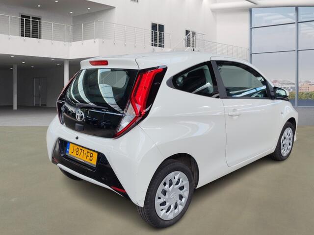 Toyota AYGO 1.0 VVT-i x-play AUT! Camera! Apk 7-2026! VERWACHT!!