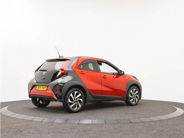 Toyota AYGO 1.0 VVT-i MT Premium | Navigatie | Camera | Stoelverwarming