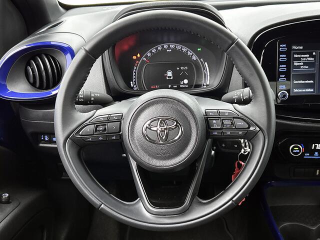 Toyota AYGO X 1.0 VVT-i S-CVT Pulse | Automaat | Camera | Led koplampen | Climate Control | 17" zwart gepolijste LM-velgen