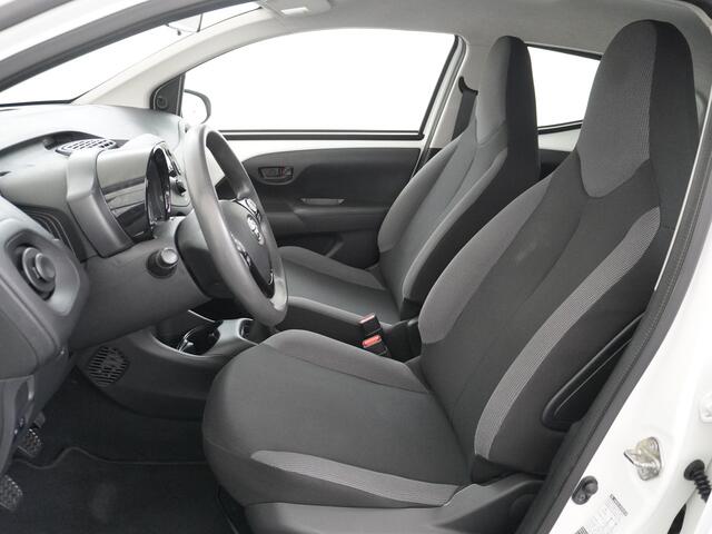 Toyota AYGO 1.0 VVT-i 5Drs Airco Cruise Control Led X-Fun Bluetooth Carkit Isofix