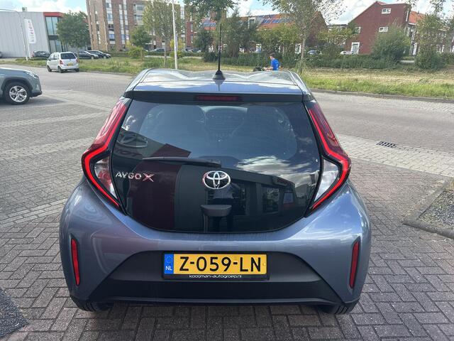 Toyota AYGO X 1.0 VVT-i MT Play