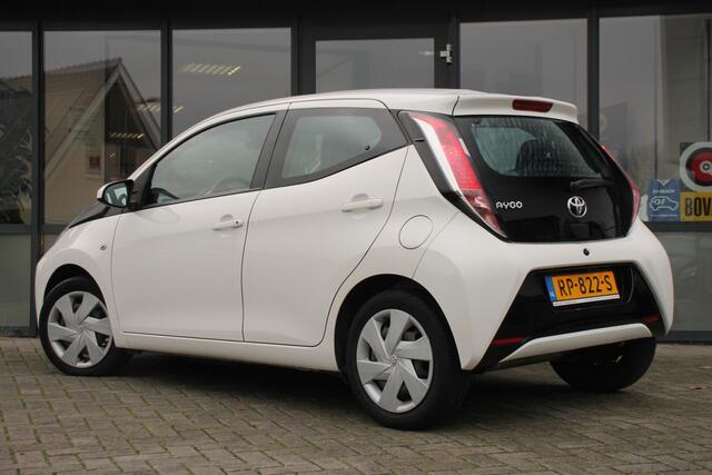 Toyota AYGO 1.0 VVT-i x-play ? Navi ? Bluetooth ? AC ? Rijklaar ?