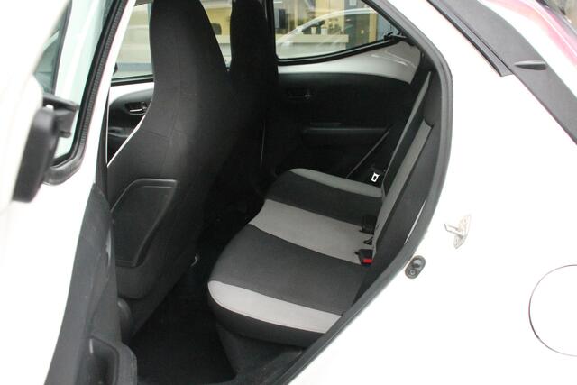 Toyota AYGO 1.0 VVT-i x-play ? Navi ? Bluetooth ? AC ? Rijklaar ?