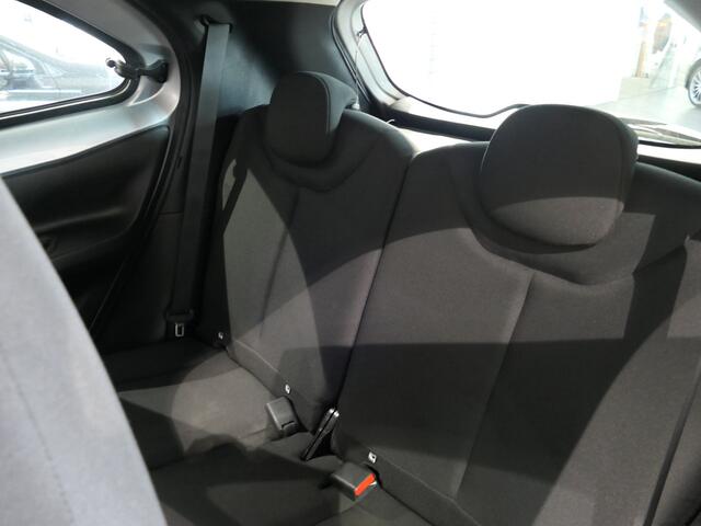 Toyota AYGO X 1.0 VVT-i MT Play - Adaptive cruise, camera, bluetooth