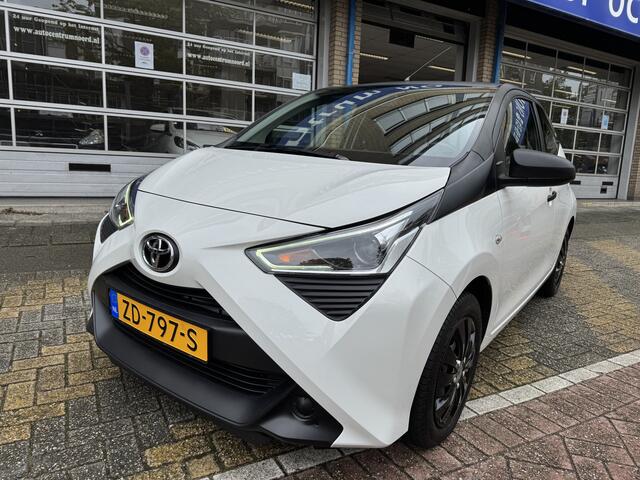 Toyota AYGO 1.0 VVT-i x-fun NAP | 1e Eigenaar | Airco | Carbon | Uniek | Led | Bluetooth | Dealeronderhouden |