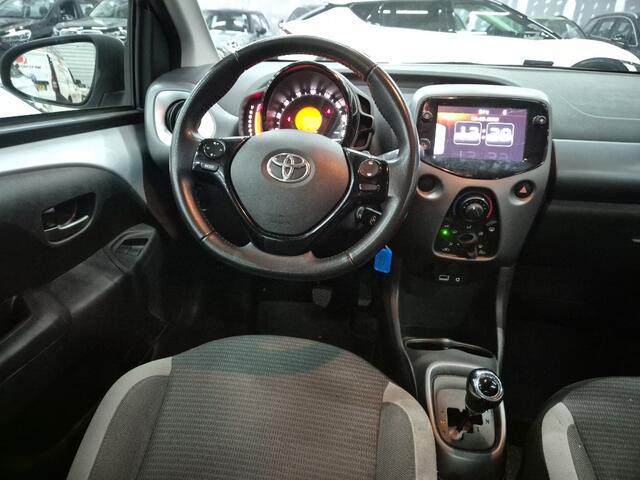 Toyota AYGO 1.0 VVT-i x-play AUT! Camera! Carplay! VERWACHT!!