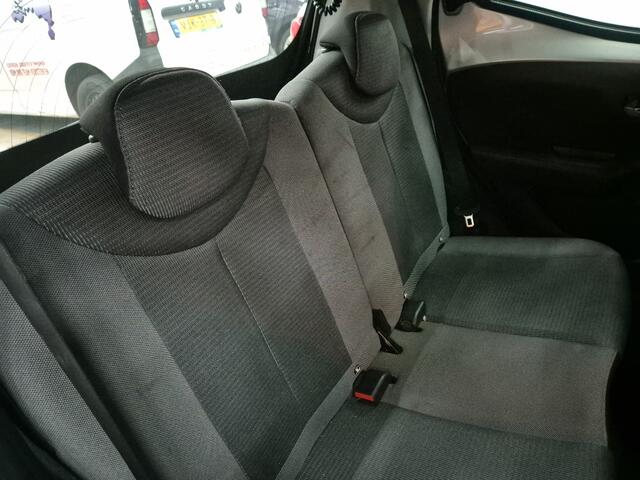Toyota AYGO 1.0 VVT-i x-play AUT! Camera! Carplay! VERWACHT!!