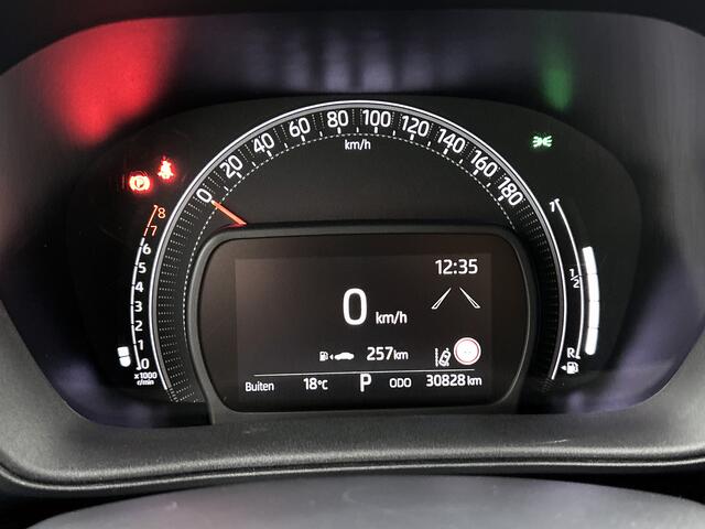 Toyota AYGO X 1.0 VVT-i S-CVT Undercover | Navigatie | Stoelverwarming | Parkeersensoren | Camera |