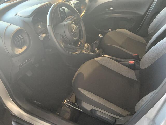 Toyota AYGO X 1.0 VVT-i MT Play ACTERUITRIJCAMERA | AIRCONDITIONING