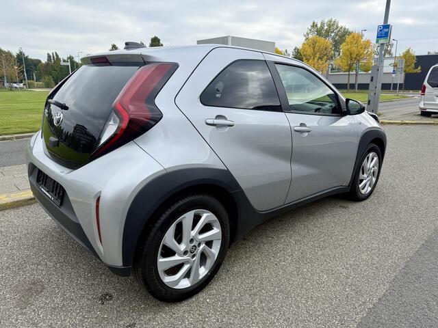 Toyota AYGO X 1.0 VVT-i MT first 17'' LMV / Carplay / Stoelverwarming