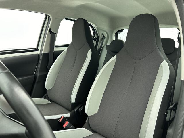 Toyota AYGO 1.0 VVT-i x-play | Dealer onderhouden | Achteruitrijcamera |