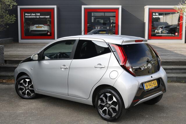 Toyota AYGO 1.0 VVT-i x-joy | Apple carplay | Android Auto | LM velgen | achteruitrijcamera|