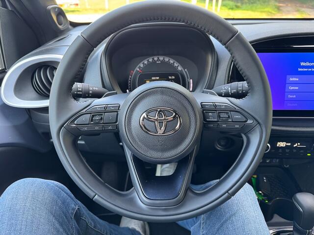 Toyota AYGO Aygo-X 1.0 VVT-i S autom JBL ecc,1/2leer,lmv,pdc,dglas,pdc