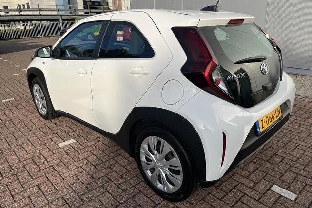 Toyota AYGO X 1.0 VVT-i MT Play