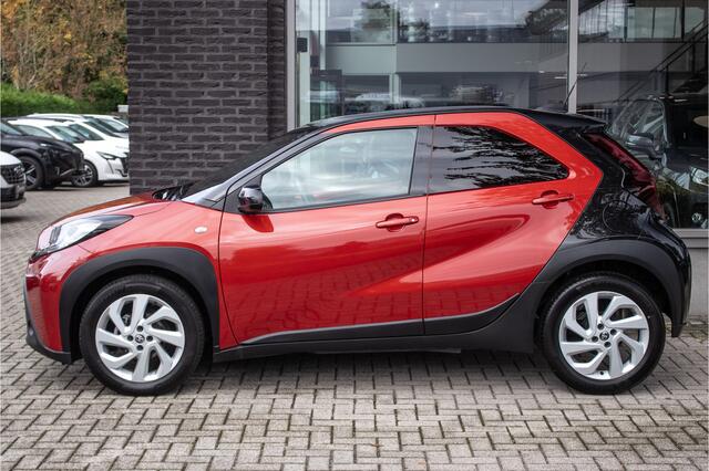Toyota AYGO X 1.0 VVT-i S-CVT first - Two Tone | Apple cp/Android auto