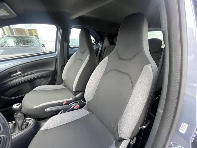 Toyota AYGO X 1.0 VVT-i MT Play