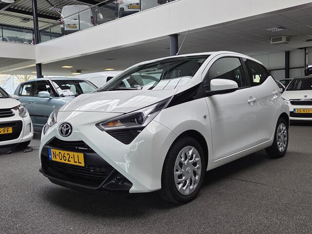 Toyota AYGO 1.0 VVT-i x-play