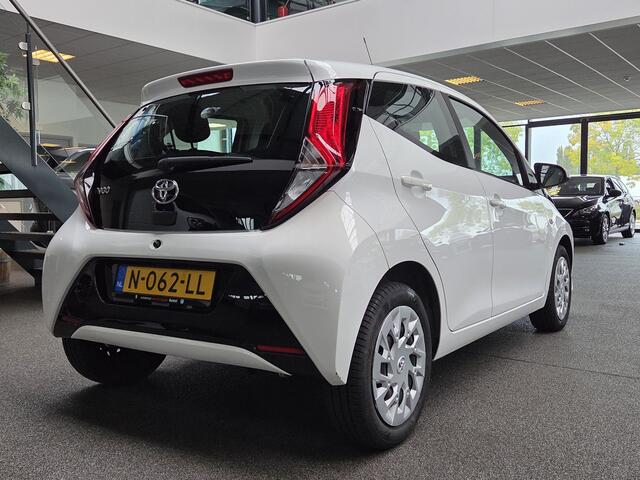 Toyota AYGO 1.0 VVT-i x-play