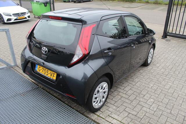 Toyota AYGO 1.0 VVT-i x-play Achteruitrijcamera/App connect/Airco/Orig. NL auto